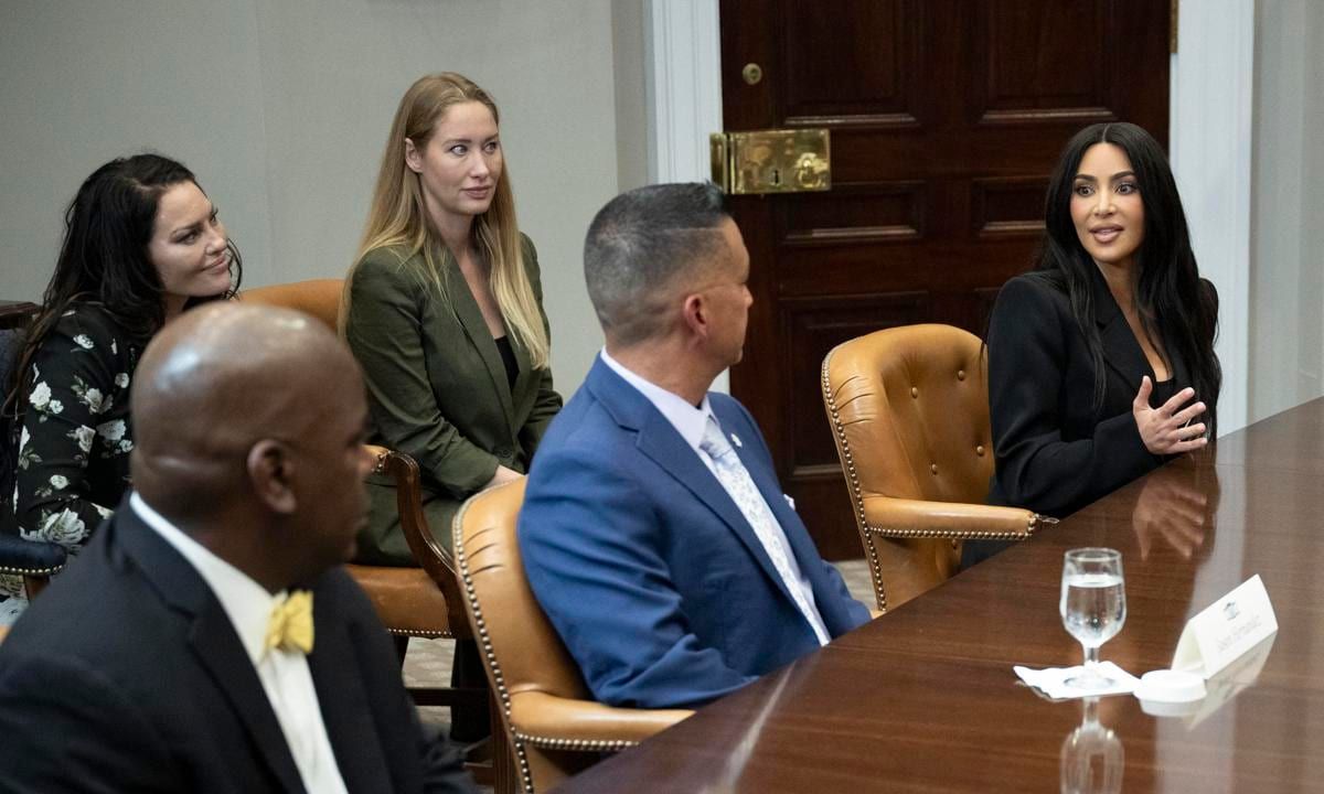 US POLITICS HARRIS KARDASHIAN