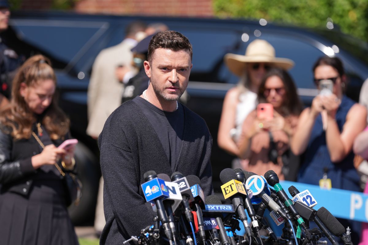 Justin Timberlake makes a statement following his drunk driving hearing in Long Island, NY