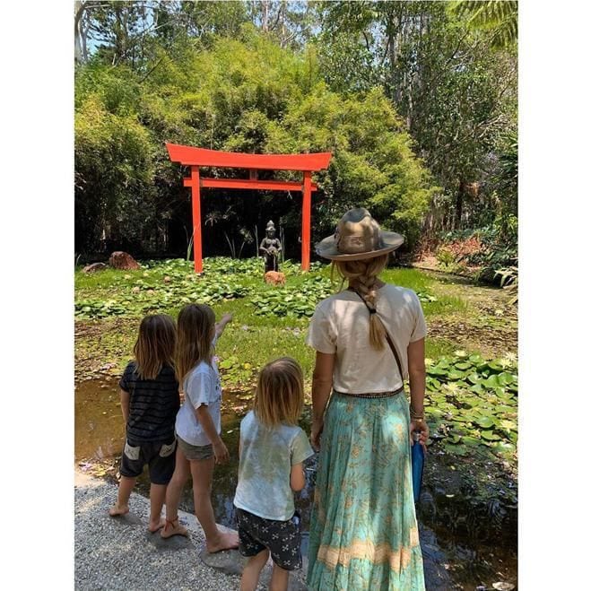 Elsa Pataky Crystal Castle
