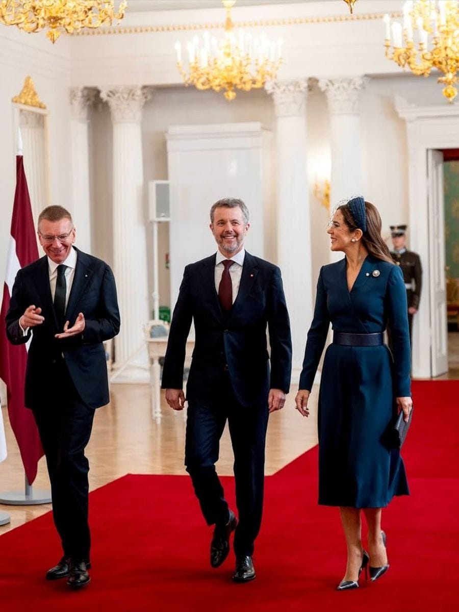 The royal couple was welcomed by the President of Latvia, Edgars Rinkēvičs.