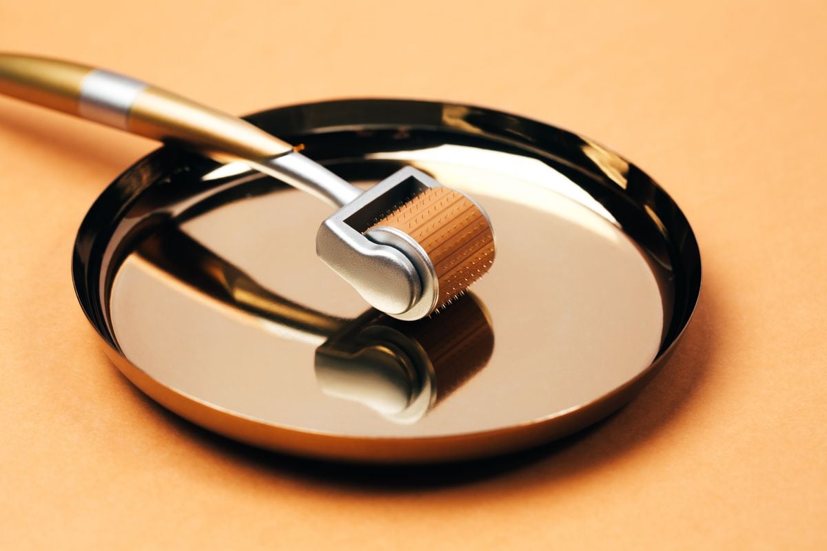 Controlled, shallow “micro-channeling” that helps supportive ingredients perform better, without pushing the skin into a high-risk zone.