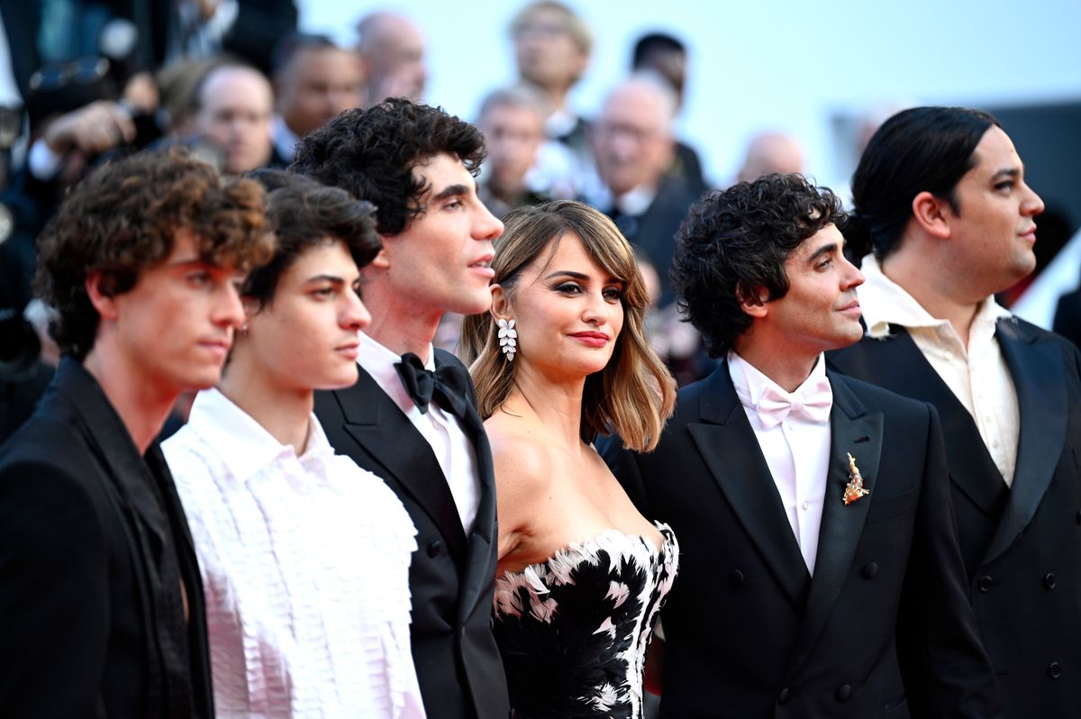 La bola negra became one of the biggest triumphs of Cannes 2026, earning a massive standing ovation and major recognition at the festival.