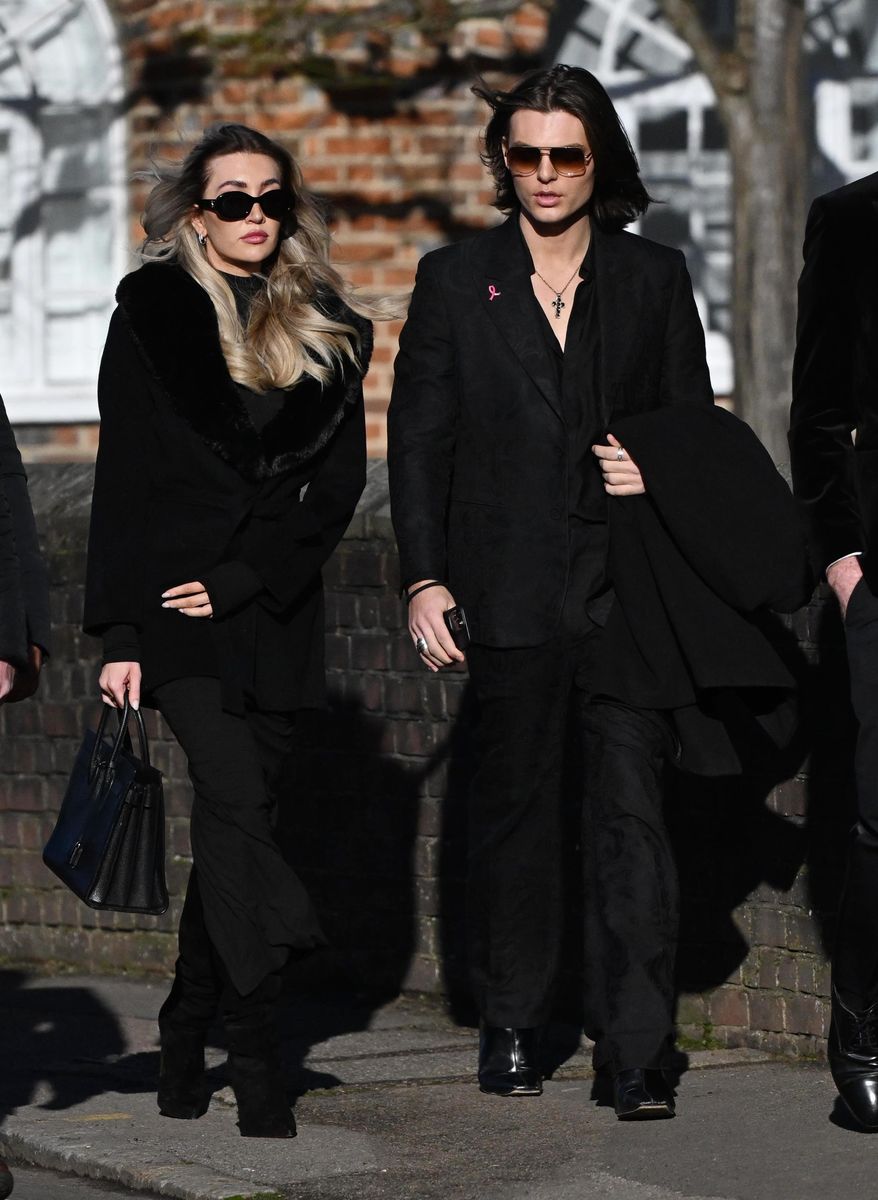 Liam Payne's girlfriend, Kate Cassidy, and Elizabeth Hurley's son, Damian Hurley, attended the funeral of the former One Direction star, who tragically passed away at the age of 31.