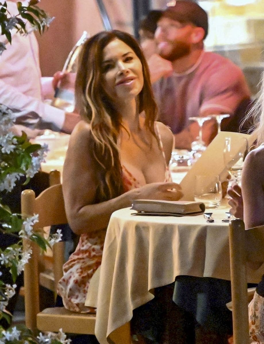 Lauren Sanchez at the Puny Restaurant in Portofino, Italy