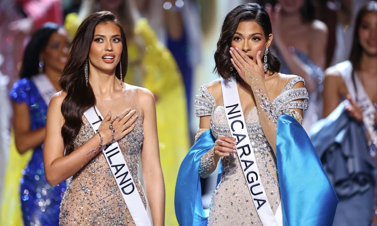 Sheyniss Palacios and Miss Tailandia