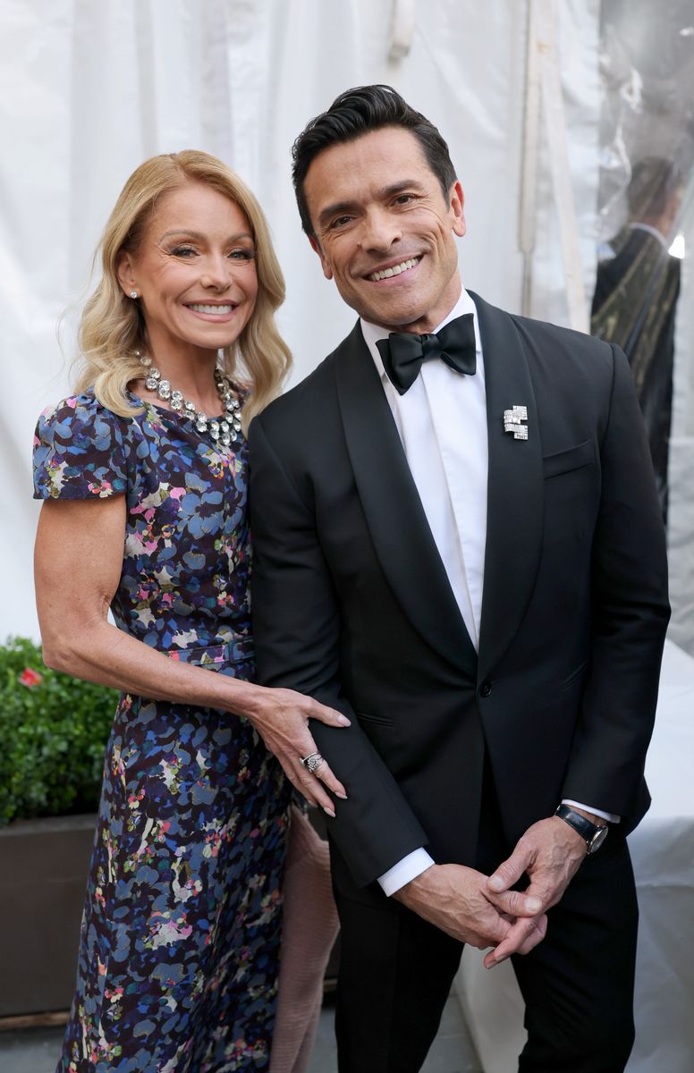 NEW YORK, NEW YORK - JUNE 07: (L-R) Kelly Ripa and Mark Consuelos attend The 79th Annual Tony Awards at Radio City Music Hall on June 07, 2026 in New York City. (Photo by Mike Coppola/Getty Images for Tony Awards Productions)