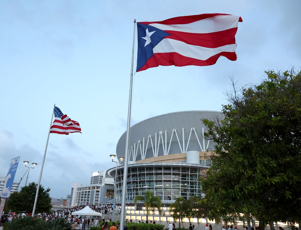 El Choli at Coliseo de Puerto Rico José Miguel Agrelot