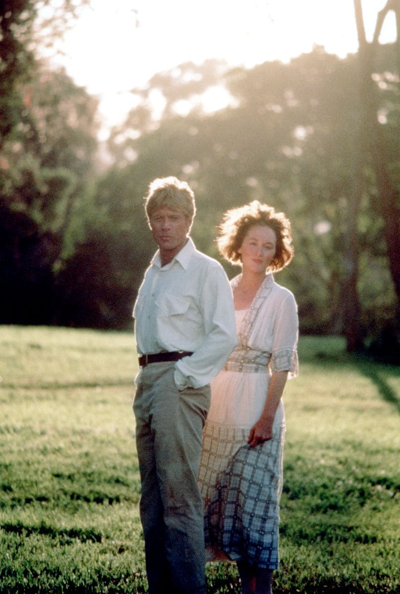  Robert Redford and Meryl Streep on the set of Out of Africa based on the book by Karen Blixen and Judith Thurman, and directed by Sydney Pollack. 