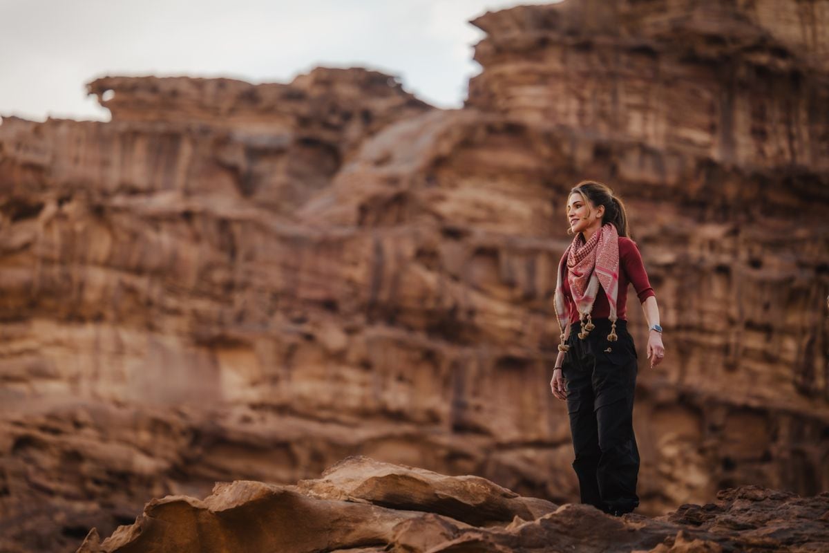 Queen Rania and Princess Salma Visit Wadi Rum