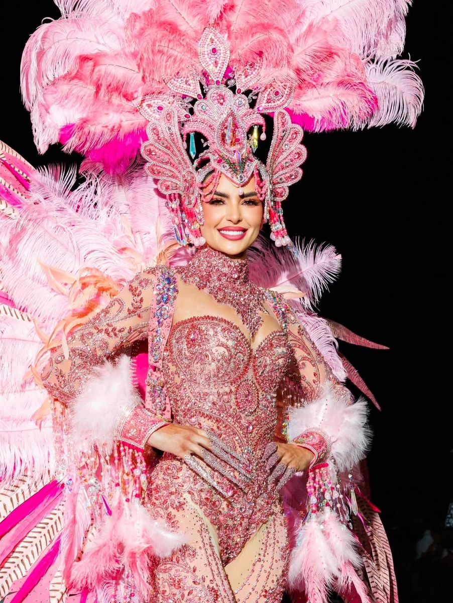 María Vargas wears Jalisco’s winning national costume, designed by Joel García.