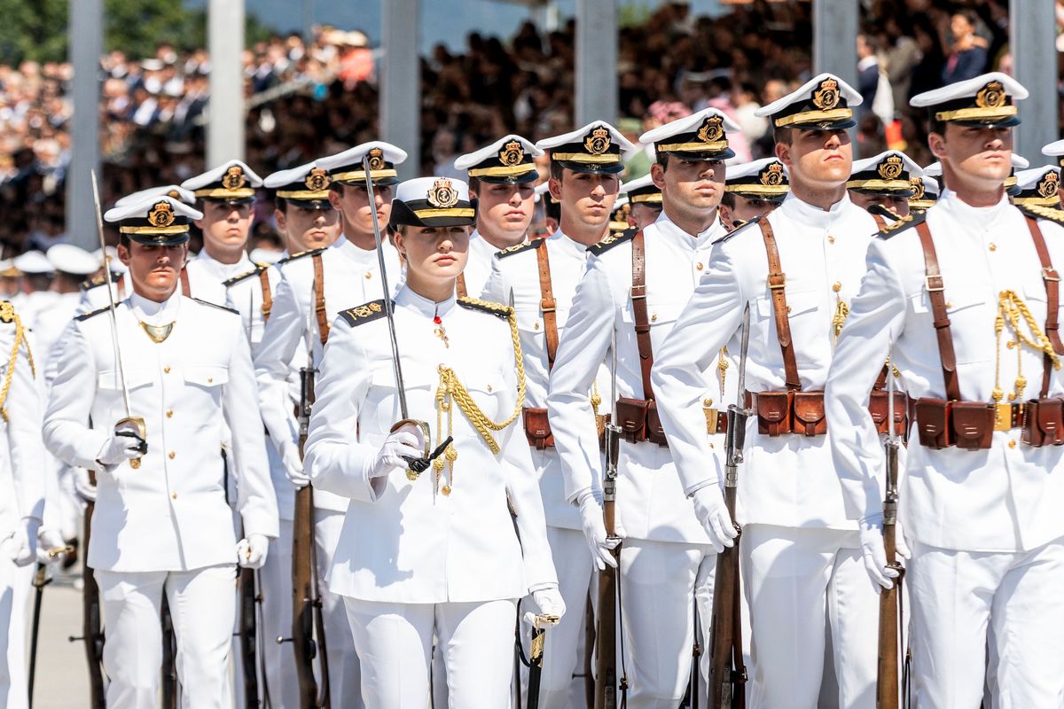 Công chúa Leonor, người thừa kế ngôi vị Nữ hoàng tương lai, đã bước sang trang mới sau khóa huấn luyện quân sự.