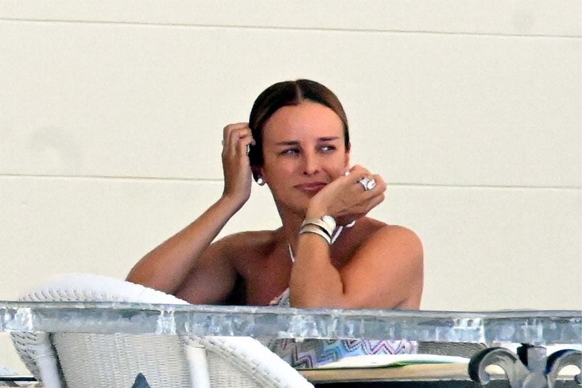 Yvette Prieto and their children enjoyed the sun on Spetses Island, relaxing on a private yacht and dining at the Posidonio Hotel in the heart of the Greek Riviera.