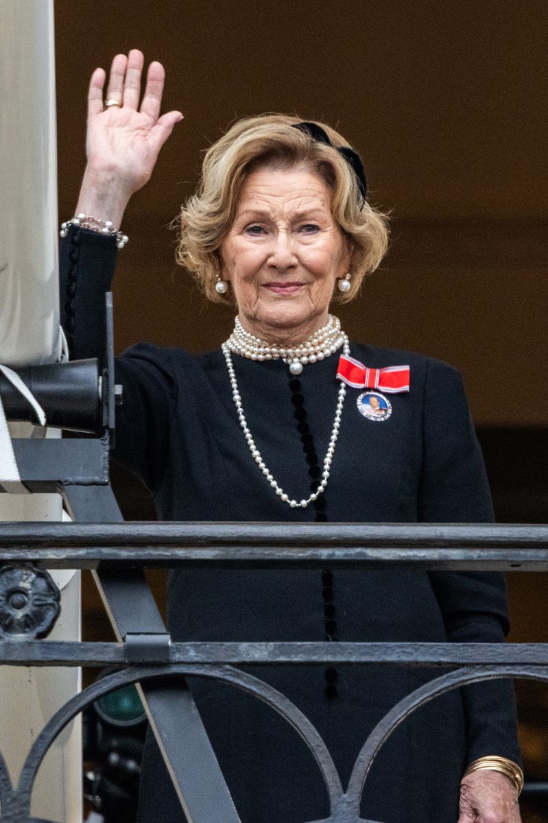 Queen Sonja honored her late husband, King Harald V, wearing layers of symbolic pearls with her black mourning ensemble.