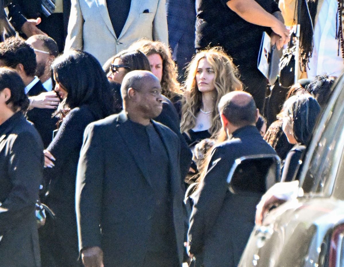 Paris Jackson at her Uncle Tito's funeral