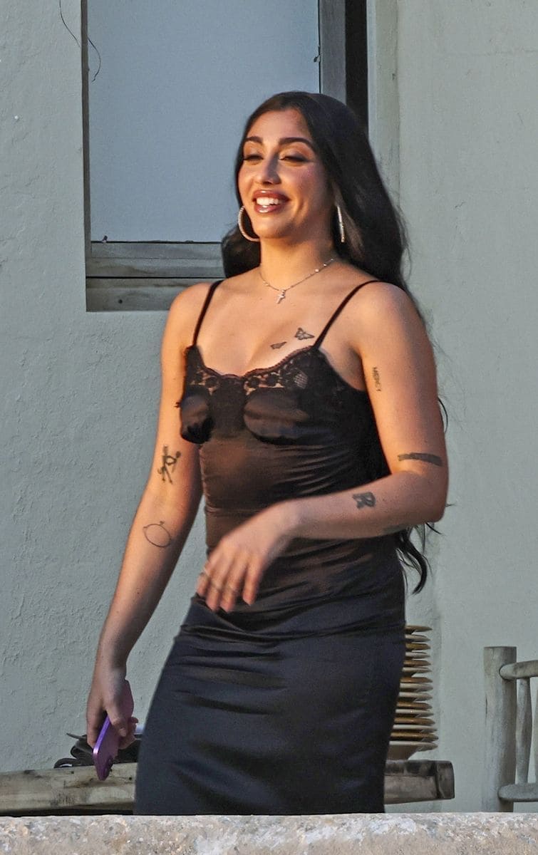 Lourdes Leon took to the stage at El Silencio in Cala Molí, Ibiza, performing alongside her band, Lolahol