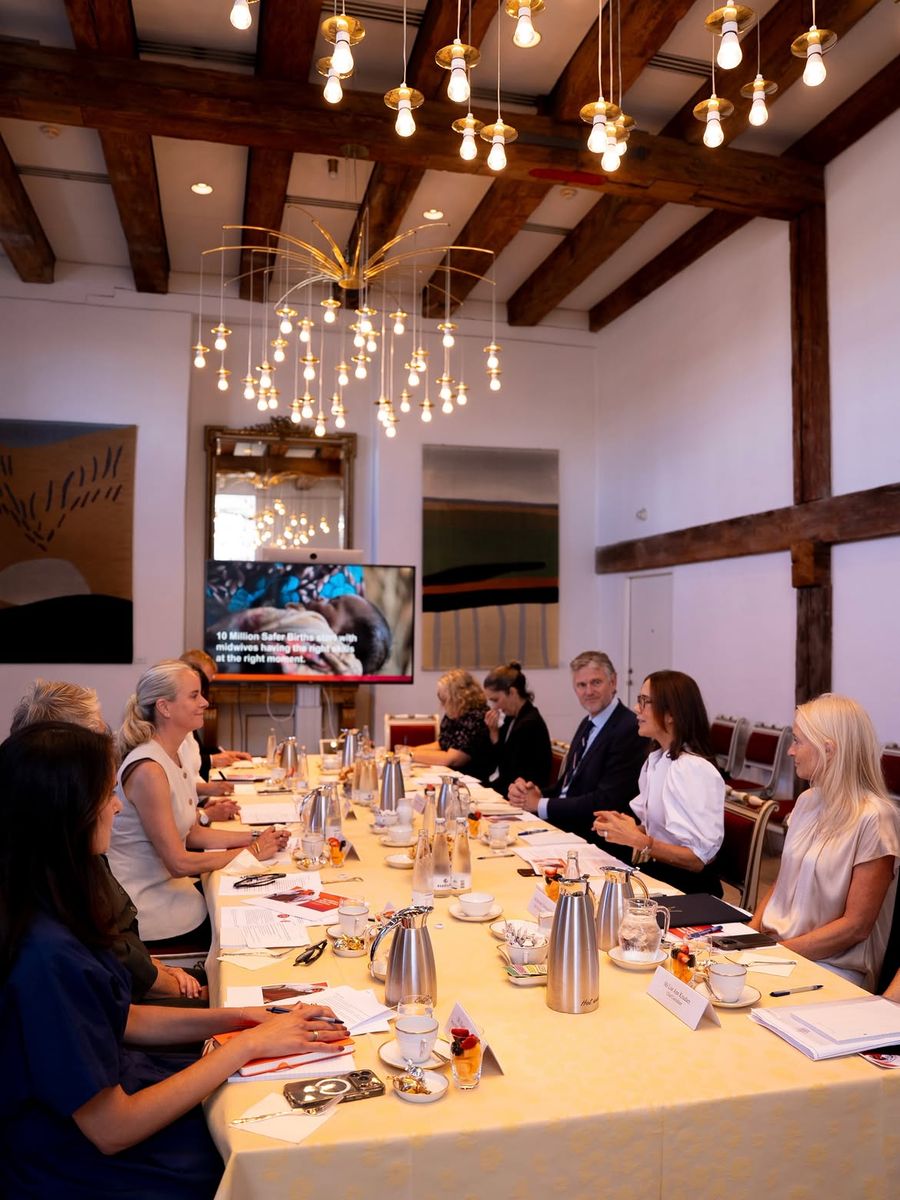 Queen Mary met with representatives from UNFPA, the Maternity Foundation and Denmark’s Ministry of Foreign Affairs in Copenhagen.