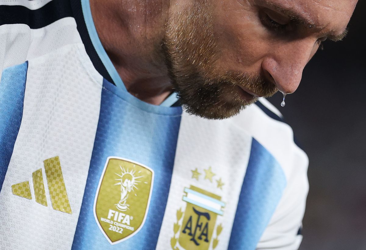 Lionel Messi is reportedly affected by his father Jorge Messi's health.