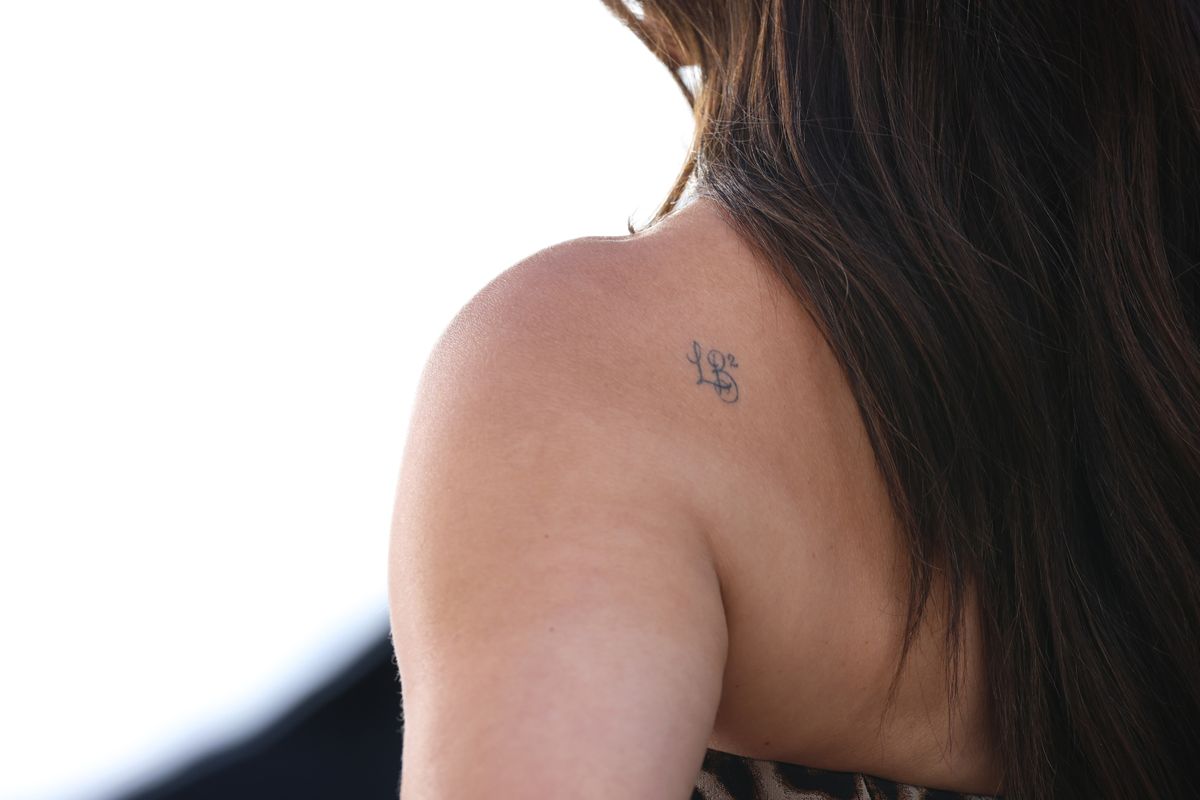 The tattoo made its appearance at the "Practical Magic 2" European Premiere on August 26 