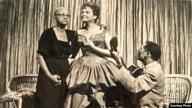 Blanca Rosa Gil, Latina Powerhouse