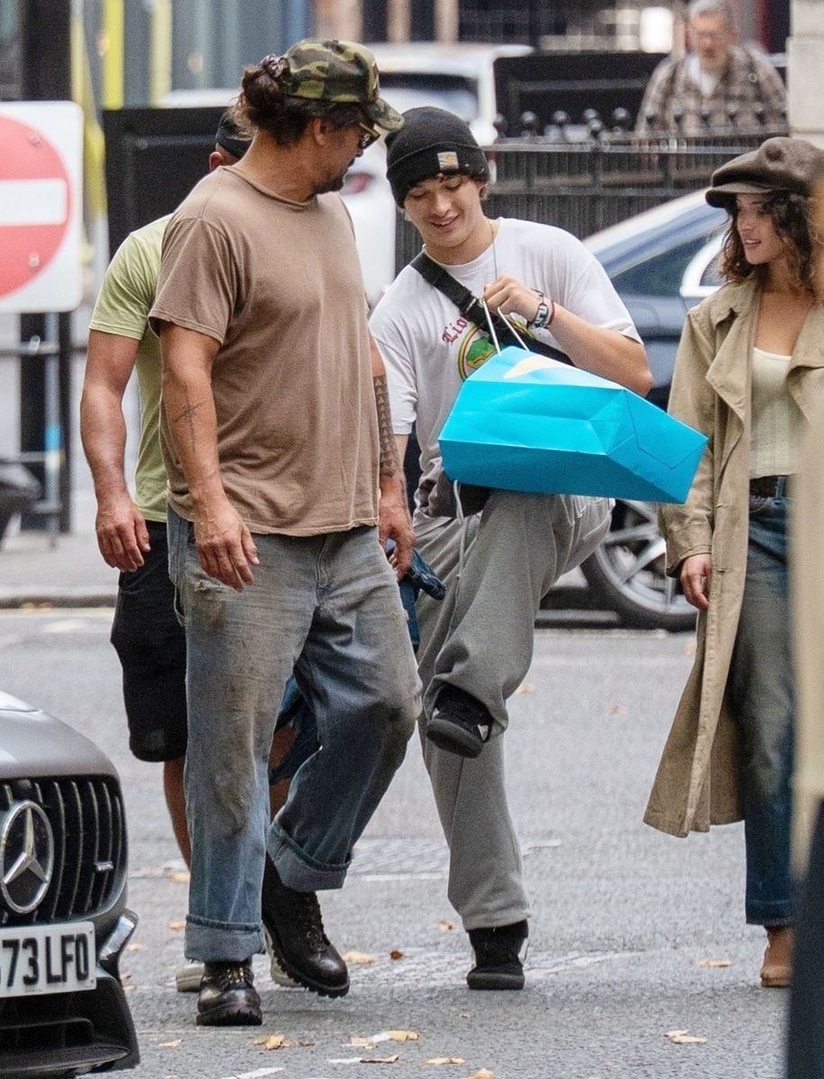Momoa, looking relaxed and casual, walked alongside Arjona and Nakoa-Wolf, whom he shares with ex-wife Lisa Bonet. 