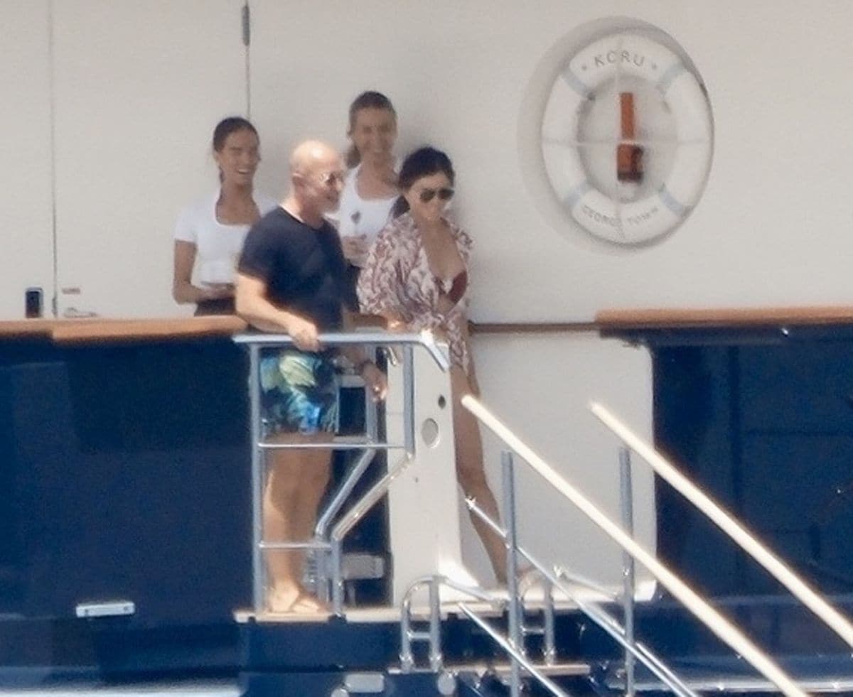 Lauren also shared joyous moments with the couple. This reunion marks the first time the group has been together since Leonardo and Vittoria attended Jeff and Laurens wedding in Venice.
