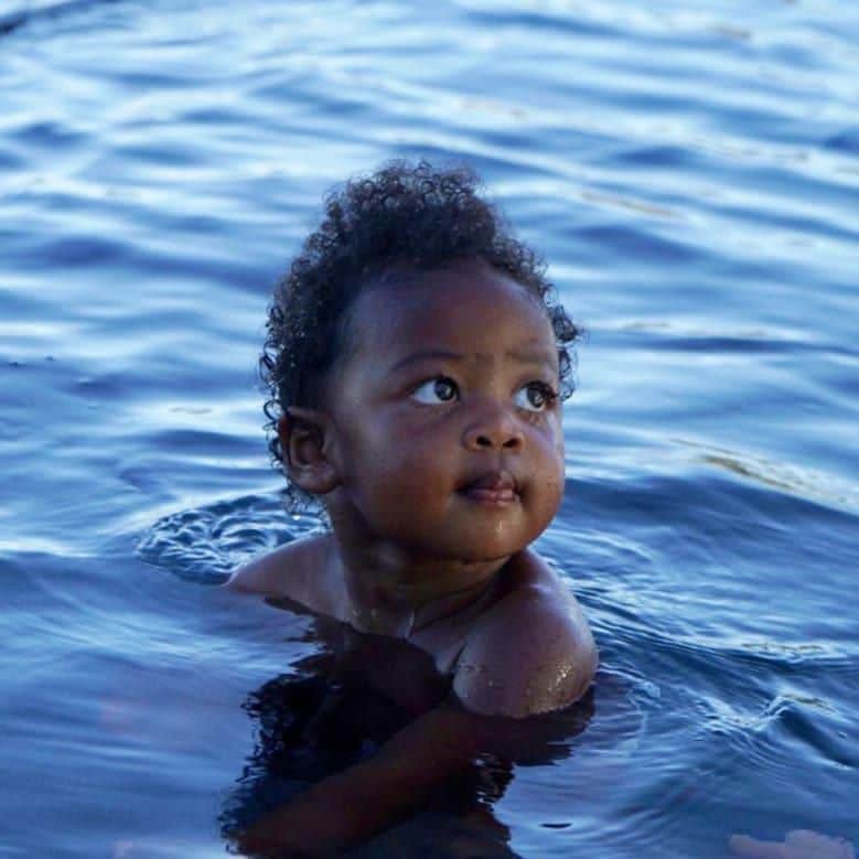 Celebrity kids enjoying the pool