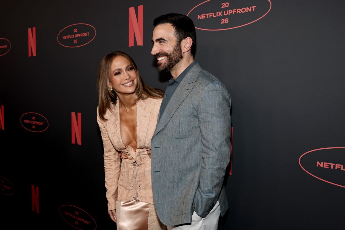 The duo appeared all smiles as they posed together on the red carpet, showcasing an easy chemistry that mirrored Lopez’s own comments about their time filming together. 