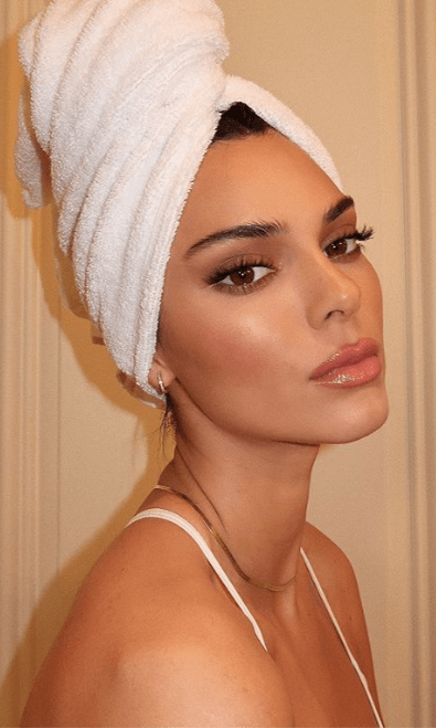 Kendall Jenner with natural makeup