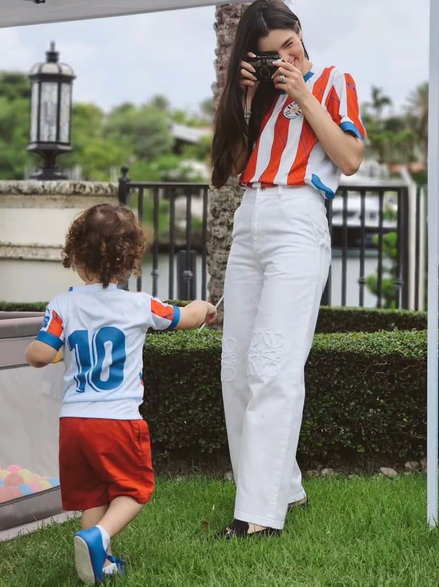 The mother-son duo wore the Paraguay national team uniform with style