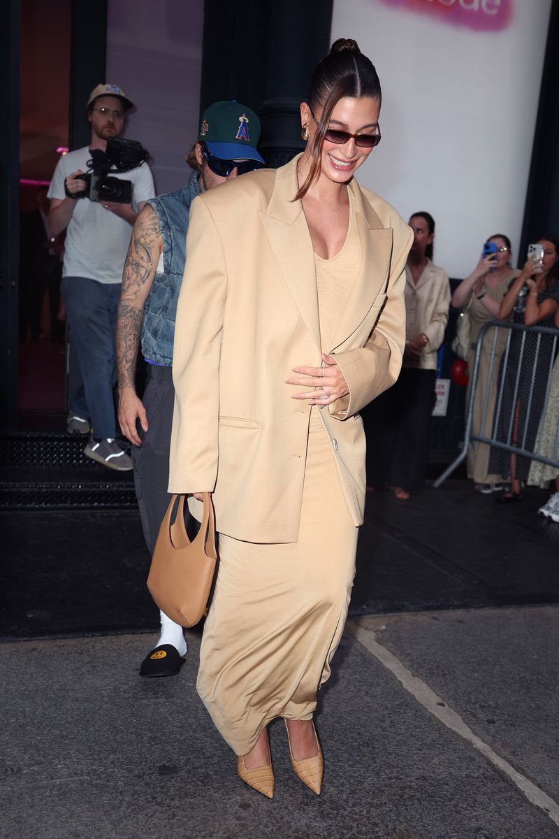  Hailey Bieber and Justin Bieber are seen together leaving her 'Rhode' pop up on June 23, 2024 in New York, New York. (Photo by MEGA/GC Images)