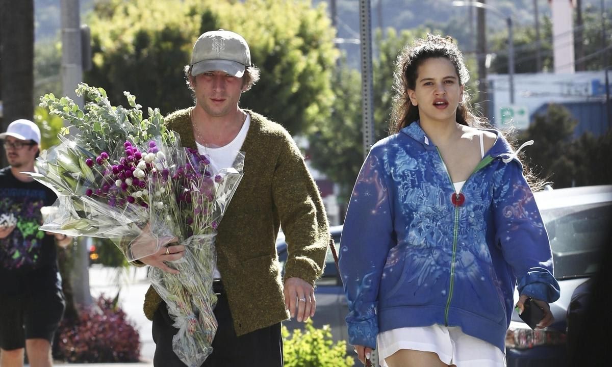 Jeremy Allen White and Rosalia