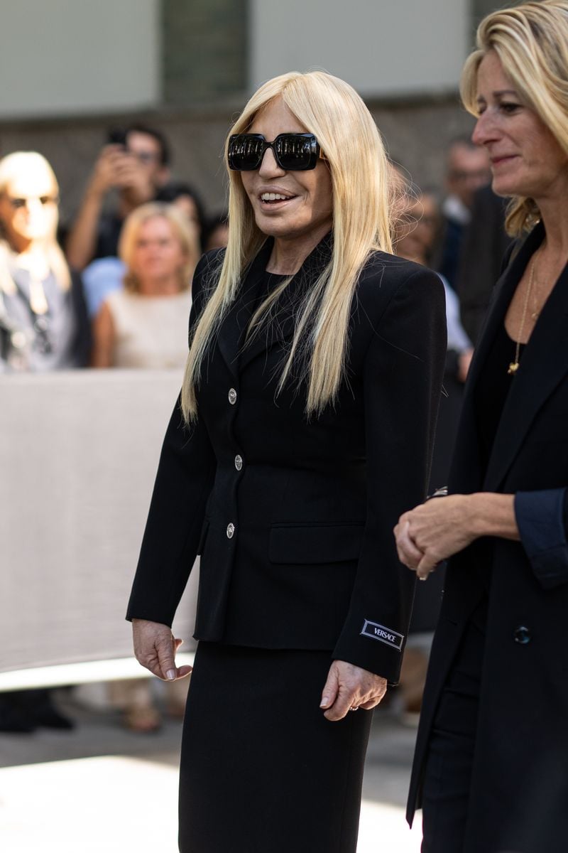 MILAN, ITALY - SEPTEMBER 06: Donatella Versace attends the Mortuary Chapel of Giorgio Armani at Armani Teatro on September 06, 2025 in Milan, Italy. (Photo by Alessandro Levati/Getty Images)