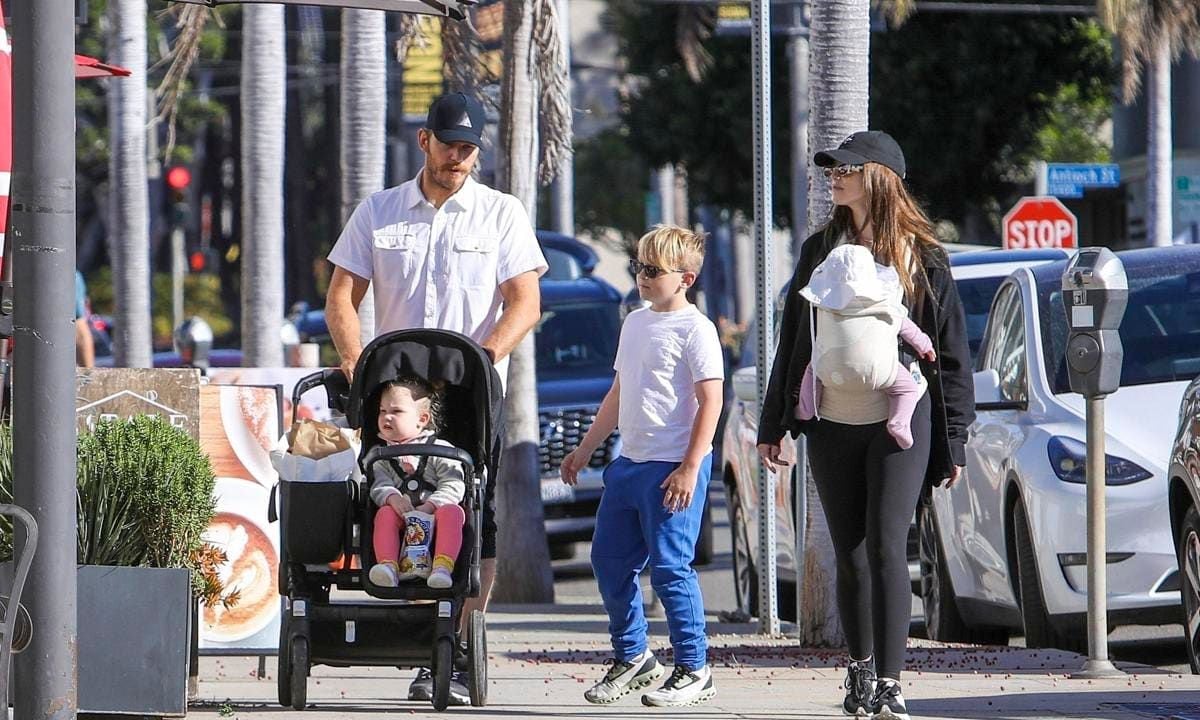 Chris Pratt, Katherine Schwarzenegger and family