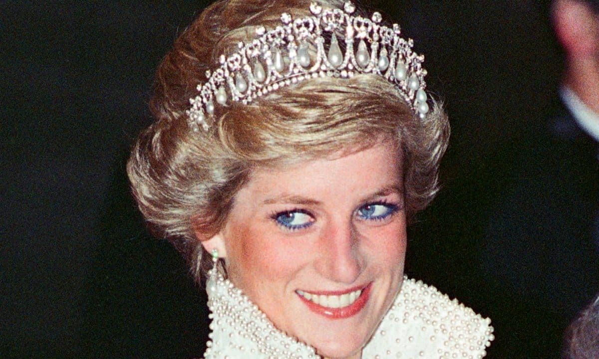 12 Photos Proving Princess Diana Was a Fashion Icon