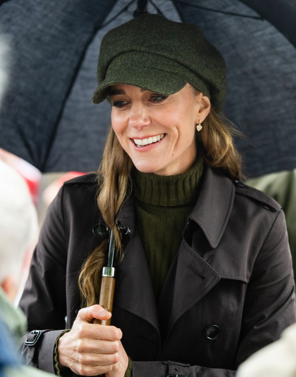 The Princess of Wales accessorized her autumnal look with Kiki McDonough’s Lauren Pavé Diamond Leaf Drop Earrings.
