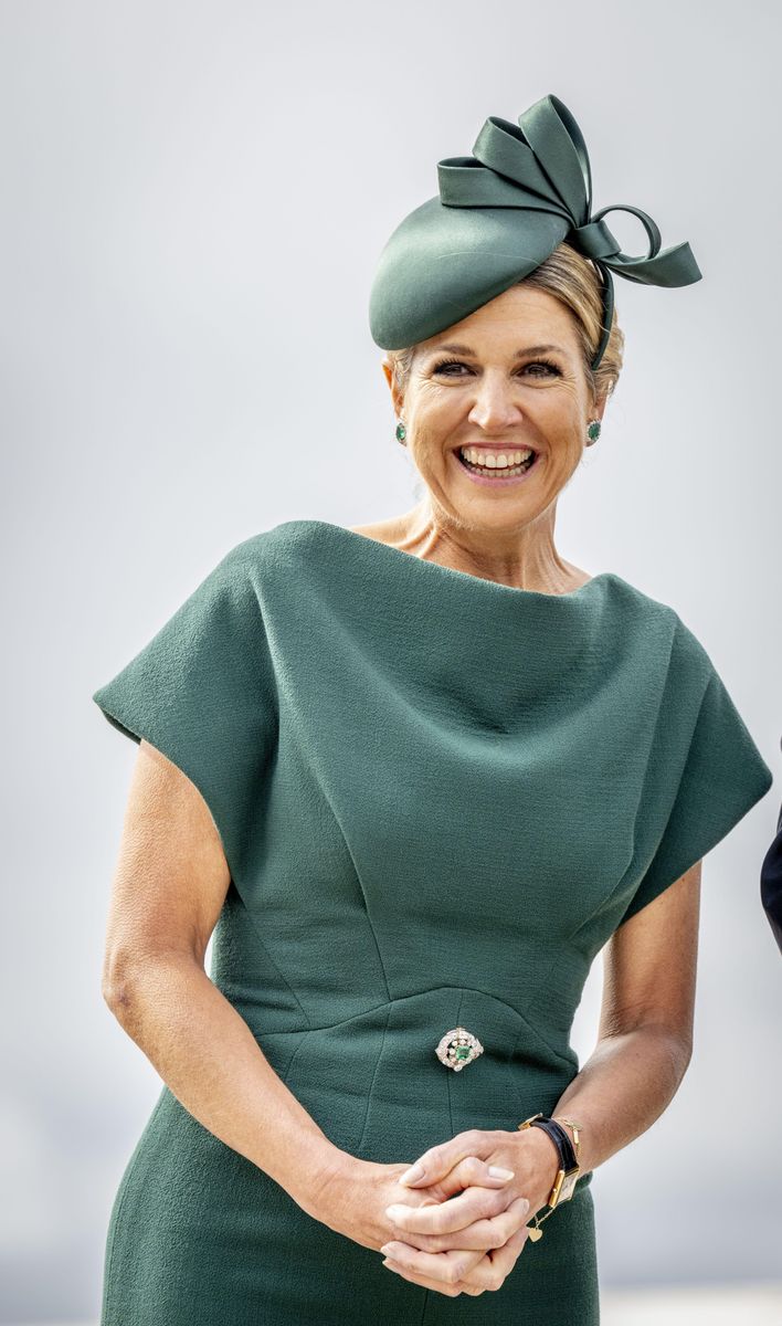 Queen Máxima not only embraces statement pieces but also reinterprets them over time, building a wardrobe that is both cohesive and instantly recognizable.