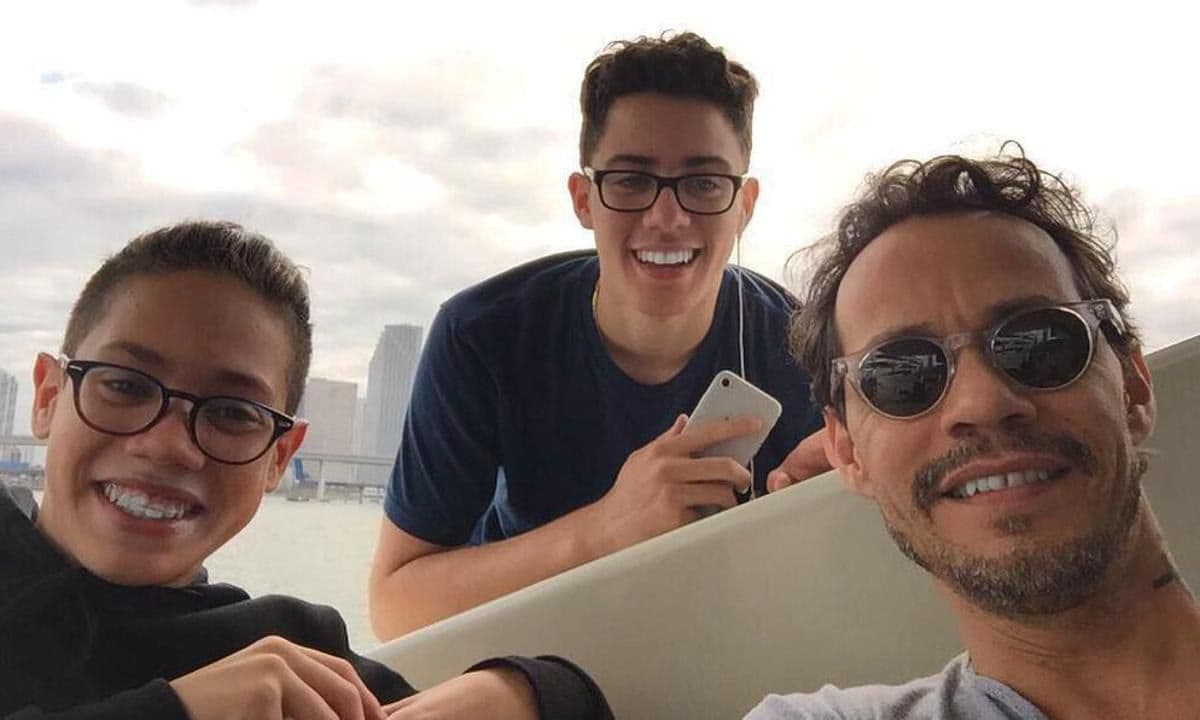 Marc Anthony, Dayanara Torres son Ryan plays piano