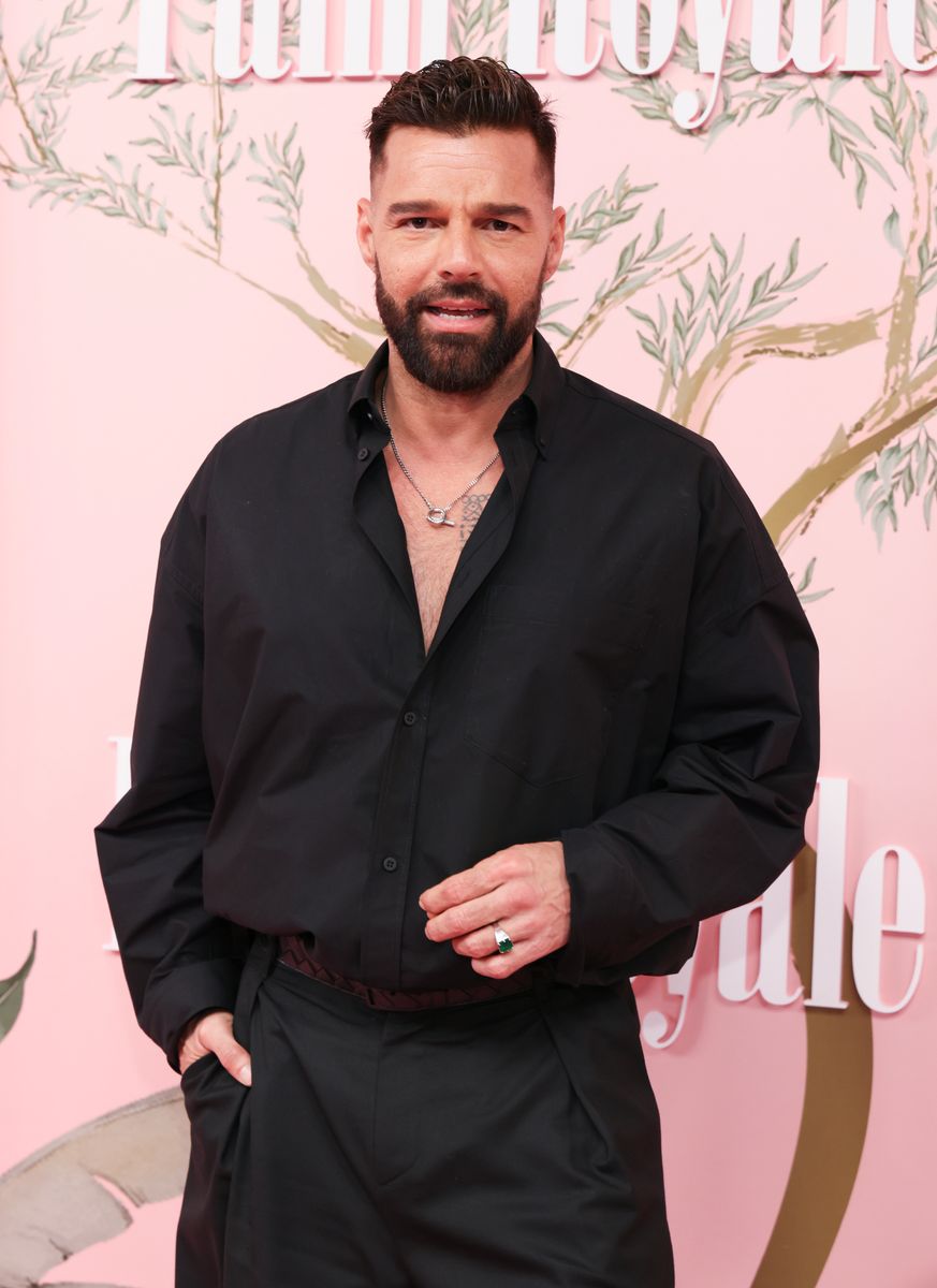 Ricky Martin meets up with Max Barz in Thailand after addressing dating ...