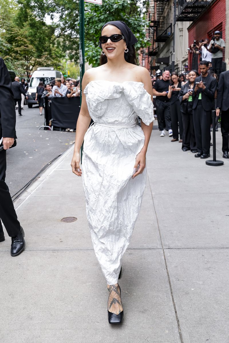 One standout moment was her recent vintage look in New York, a clear nod to Carrie Bradshaw that felt both nostalgic and perfectly current.