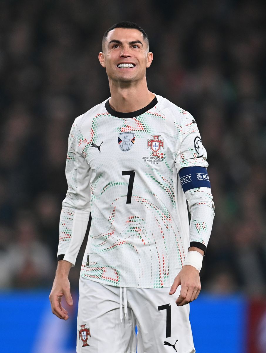 Move over, Ellen! Cristiano Ronaldo, Elon Musk, and more drop a selfie giving Oscars 2014 vibes