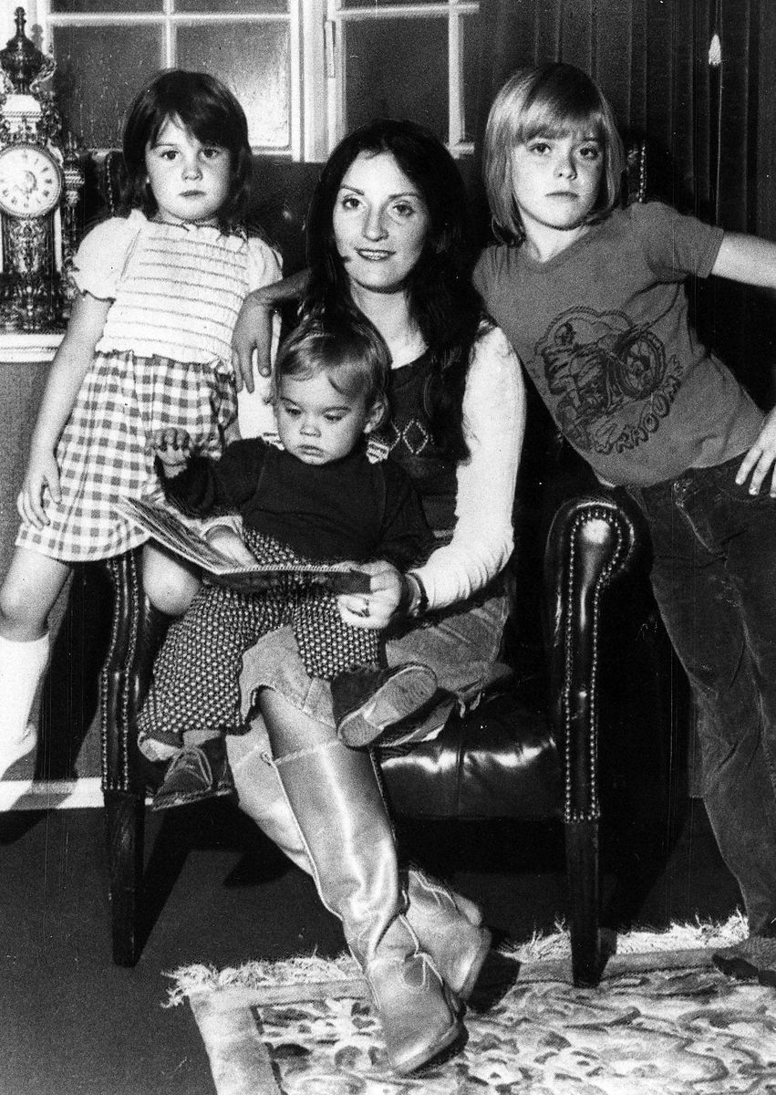 Thelma Osbourne, wife of Black Sabbath singer Ozzy Osbourne, in 1976 with children Jessica Osbourne (4), Eliot Osbourne (10) and baby Louis Osbourne. 01 Jan 1976. 