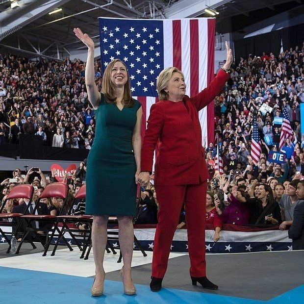 Chelsea and her mom held hands after a midnight rally at Reynolds Coliseum in Morrisville, North Carolina.
Photo: BRENDAN SMIALOWSKI/AFP/Getty Images