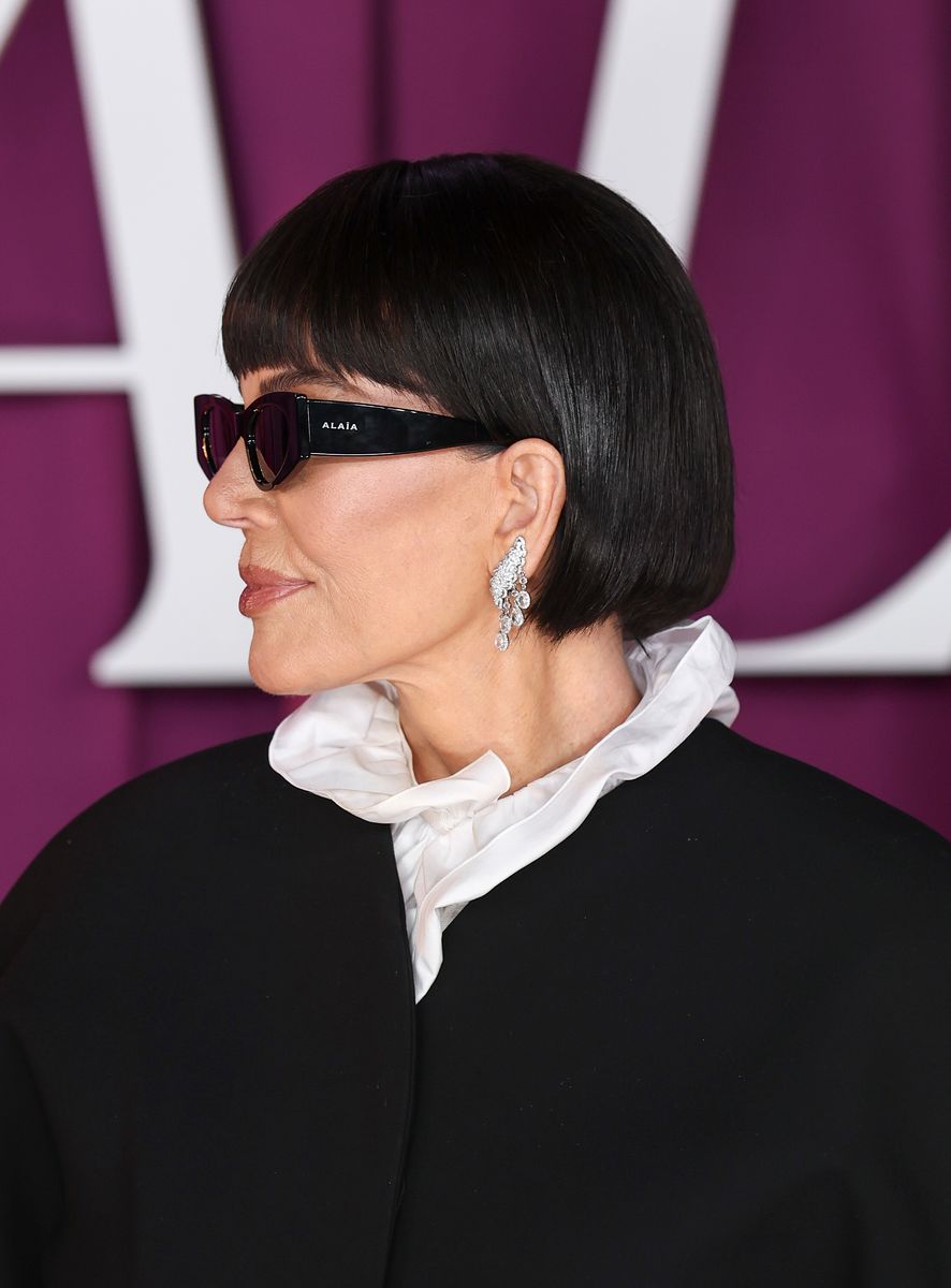 Kris Jenner shuts down facelift rumors, praises her surgeon, and redefines aging on her own terms while addressing viral speculation head-on.

