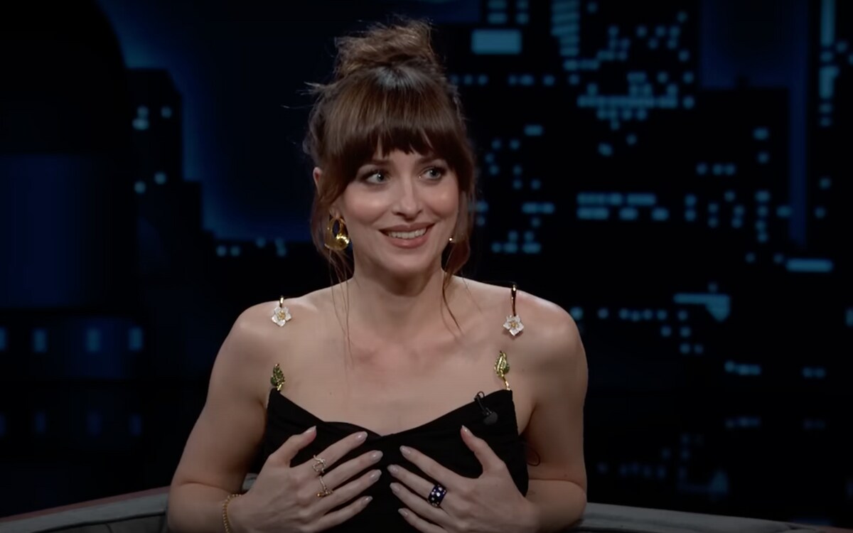 Dakota Johnson narrowly avoids wardrobe malfunction on National TV