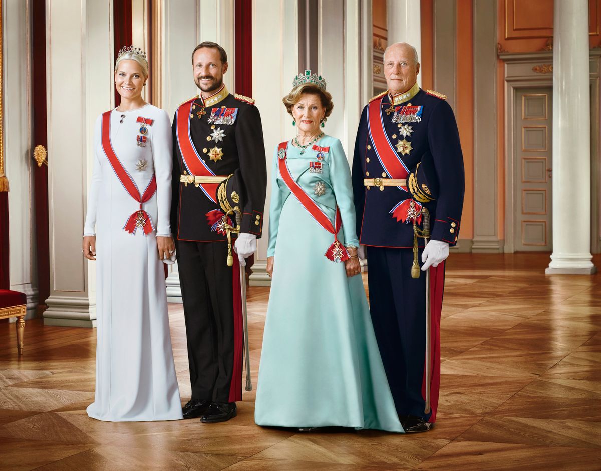 The bride's parents, brother and sister-in-law will be at the wedding in Geiranger