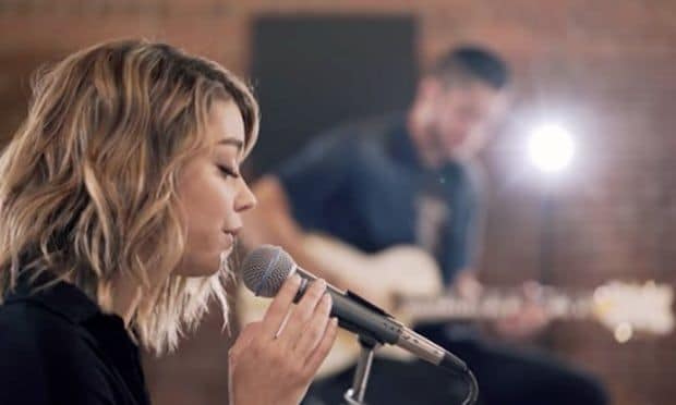 Sarah Hyland showed off her impressive vocals in a viral music video.
Photo: YouTube/boyceavenue