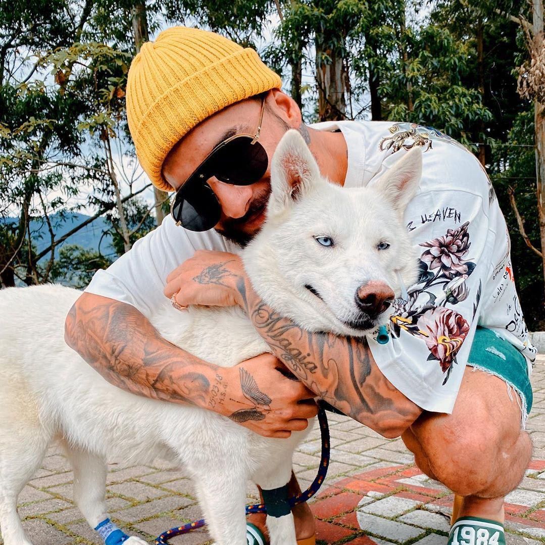 Maluma, dog Bonnie