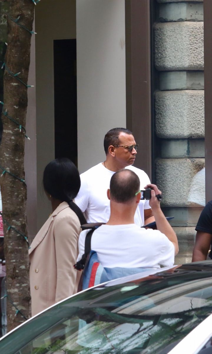Alex Rodriguez leaving Katie Holmes apartment building