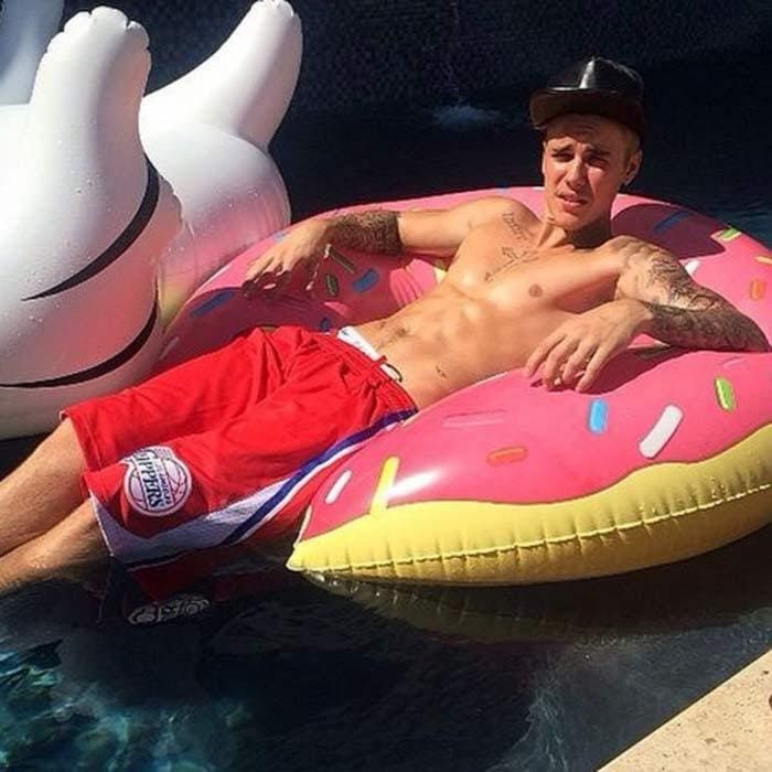 <a href="https://us.hellomagazine.com/tags/1/justin-bieber" target="_blank" style="font-weight: bold;">Justin Bieber</a>
<br>Photo: Instagram/@justinbieber