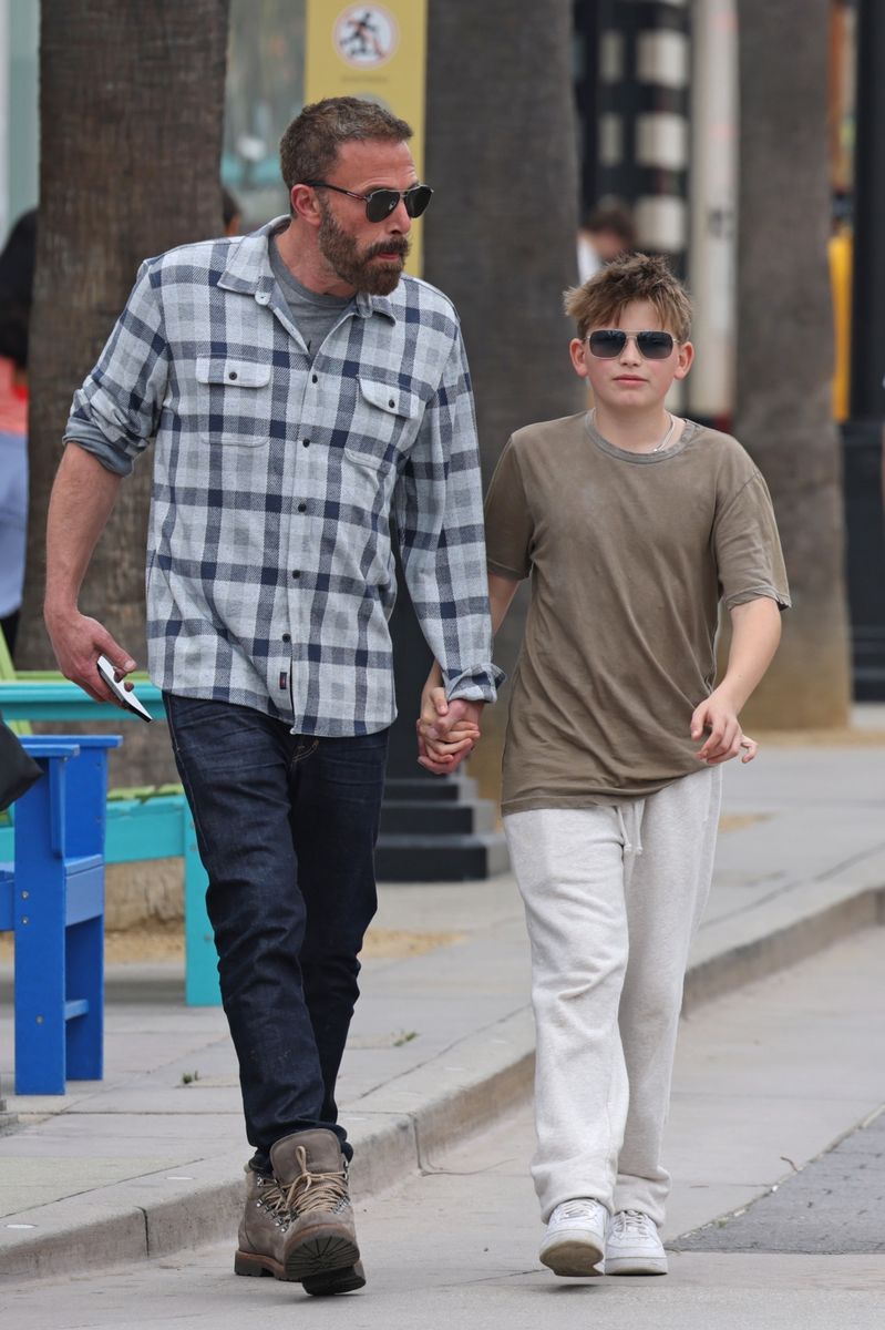 Ben and Sam leaving Barnes and Noble together